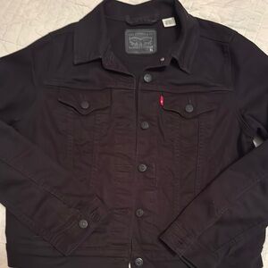Woman’s trucker Levi's Black Denim Jacket xl